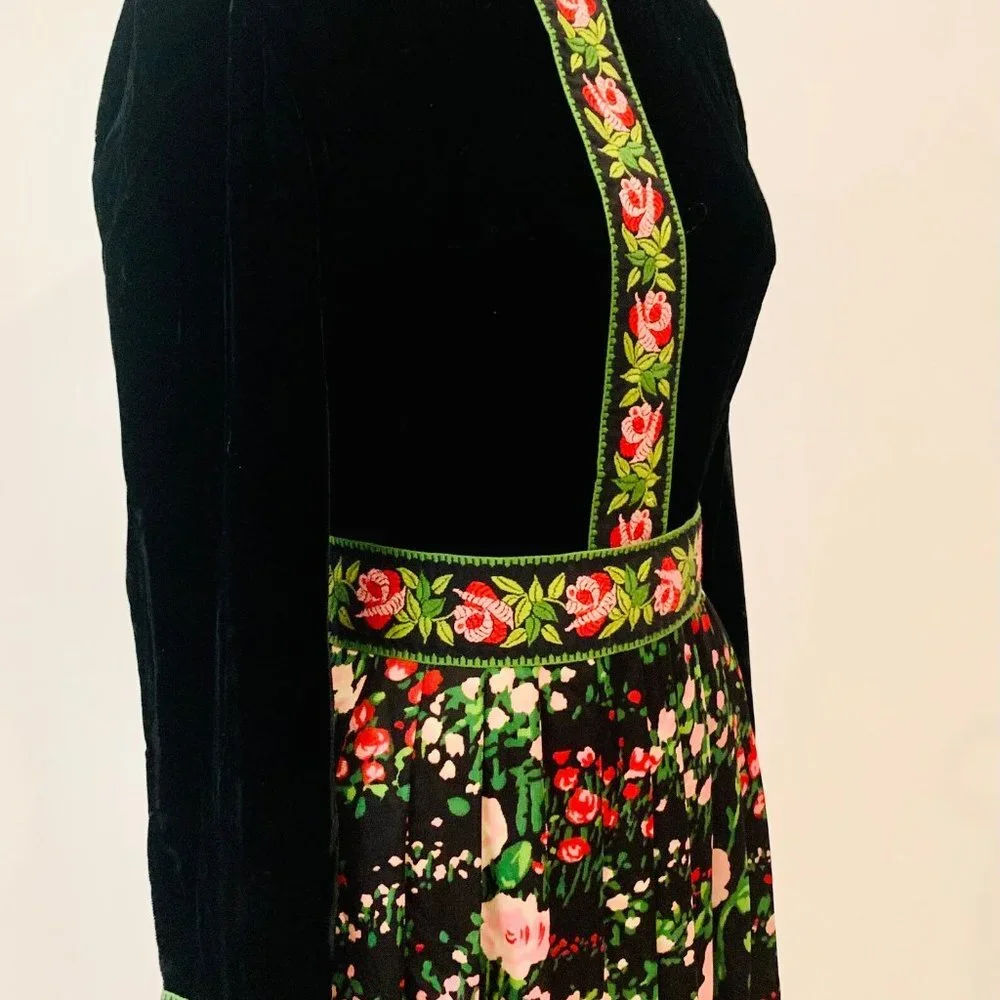 70s RK ORIGINALS true vintage BLACK velvet floral MAXI DRESS belt MEDIUM roses - Picture 7 of 12